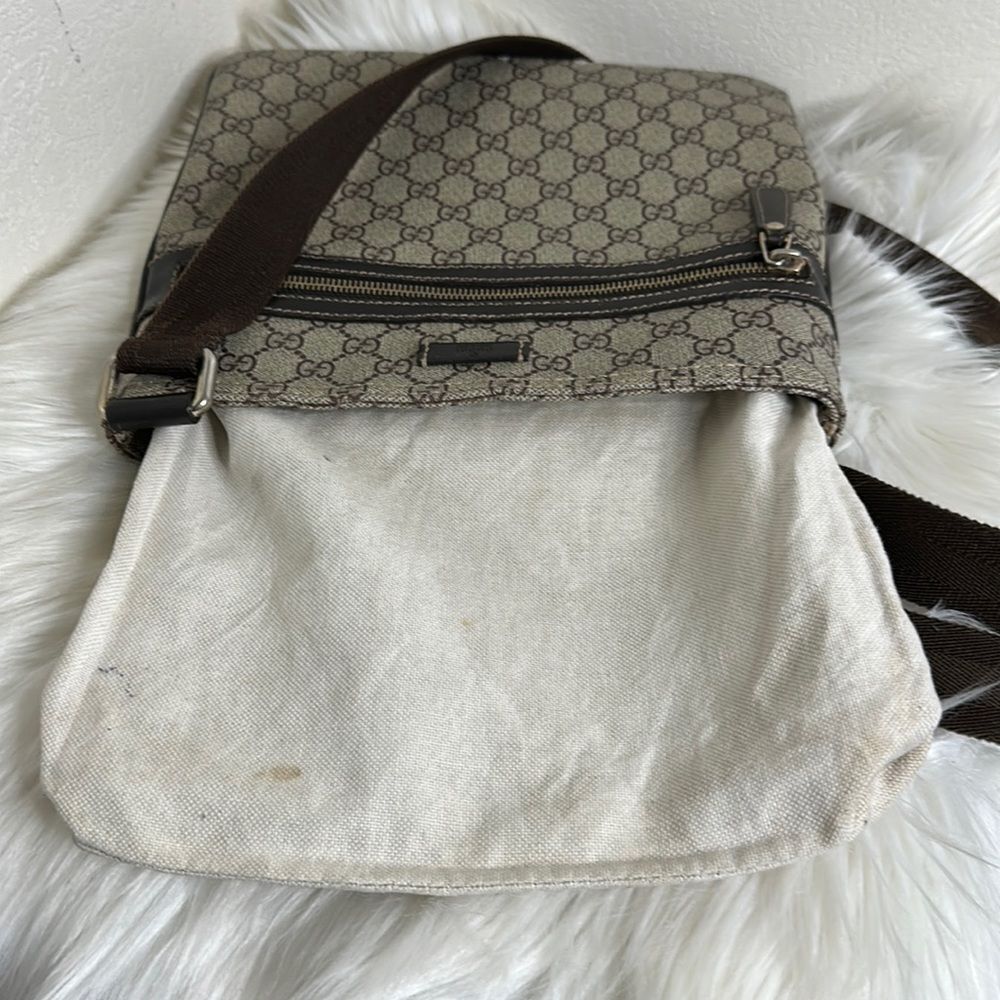 💯Authentic Gucci Crossbody Flat Messenger Bag🍀 - Picture 10 of 15